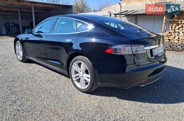 Лифтбек Tesla Model S 2014 в Радехове