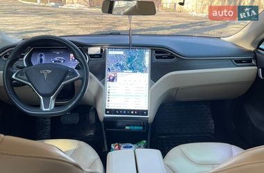 Лифтбек Tesla Model S 2014 в Черновцах