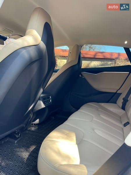 Лифтбек Tesla Model S 2014 в Черновцах фото 11 Лифтбек Tesla Model S 2014 в Черновцах