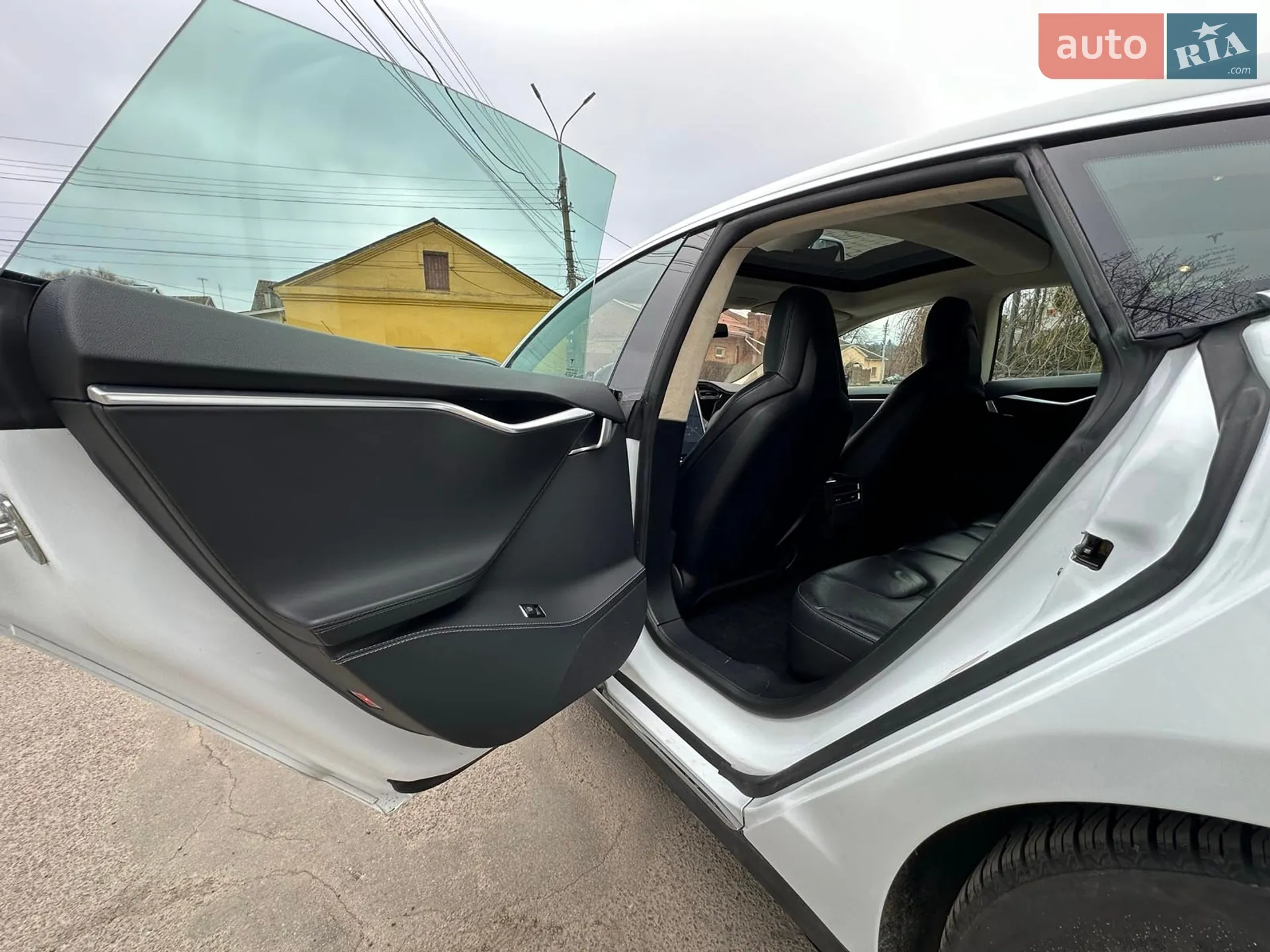 2015 Tesla Model S - мініатюра 12