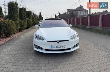 Лифтбек Tesla Model S 2018 в Черновцах