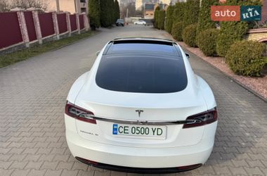 Лифтбек Tesla Model S 2018 в Черновцах