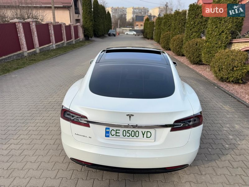 Лифтбек Tesla Model S 2018 в Черновцах