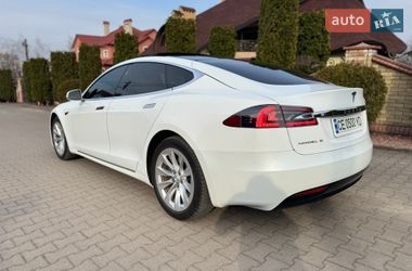 Лифтбек Tesla Model S 2018 в Черновцах