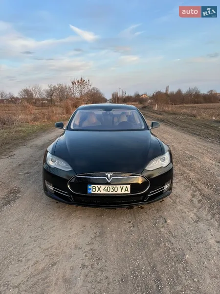 Tesla Model S 2012