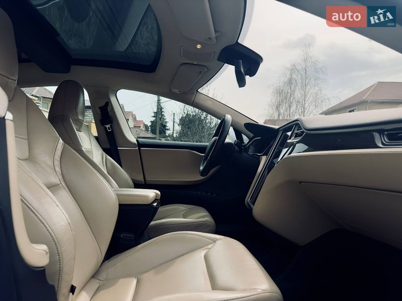 Ліфтбек Tesla Model S 2015 в Одесі