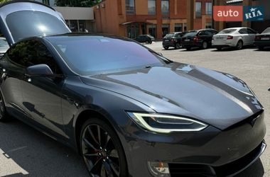 Ліфтбек Tesla Model S 2019 в Дніпрі