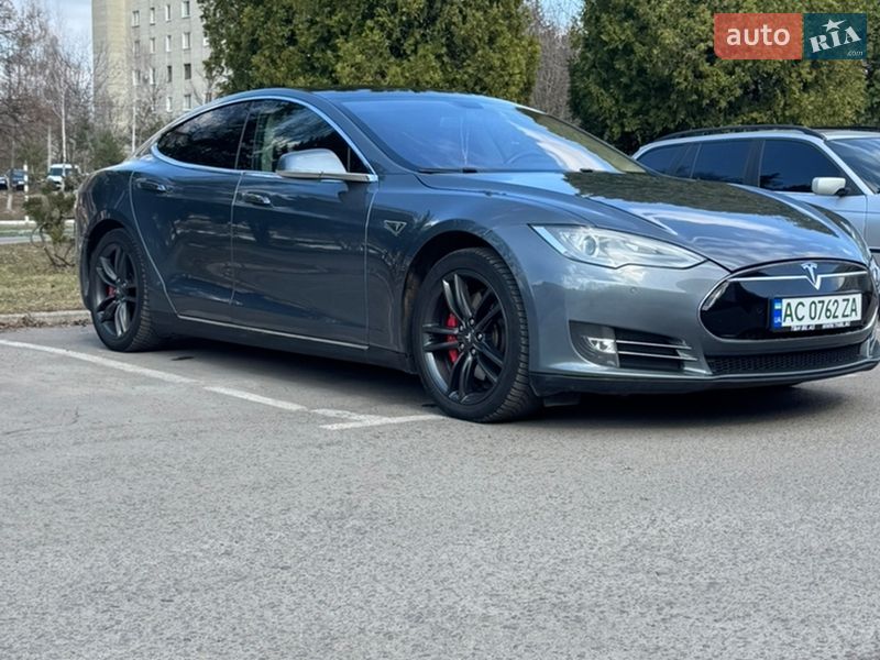 Ліфтбек Tesla Model S 2014 в Рівному