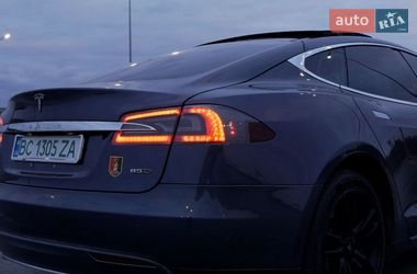 Лифтбек Tesla Model S 2015 в Львове