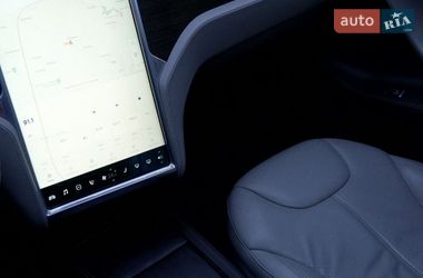 Лифтбек Tesla Model S 2015 в Львове