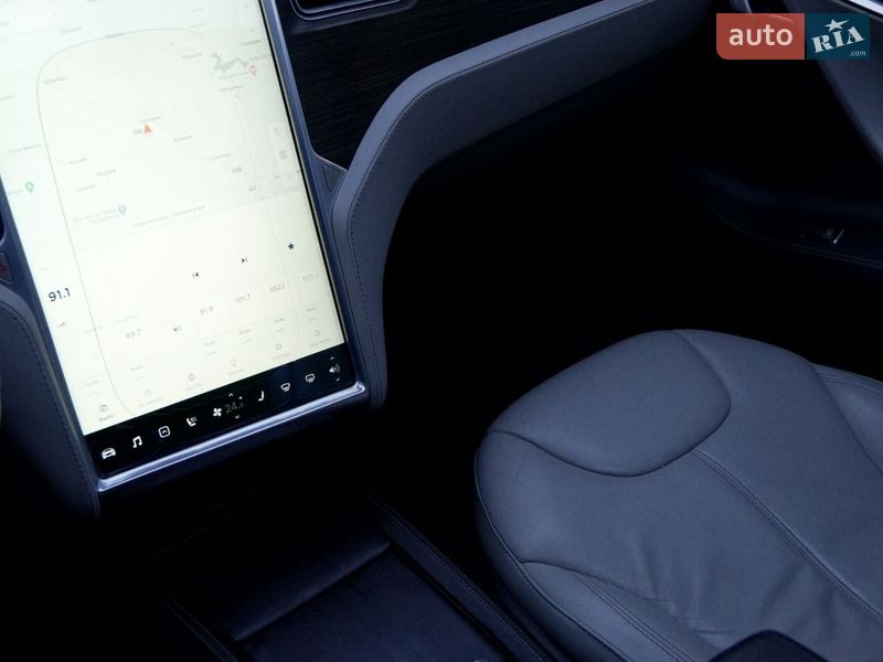 Лифтбек Tesla Model S 2015 в Львове фото 18 Лифтбек Tesla Model S 2015 в Львове