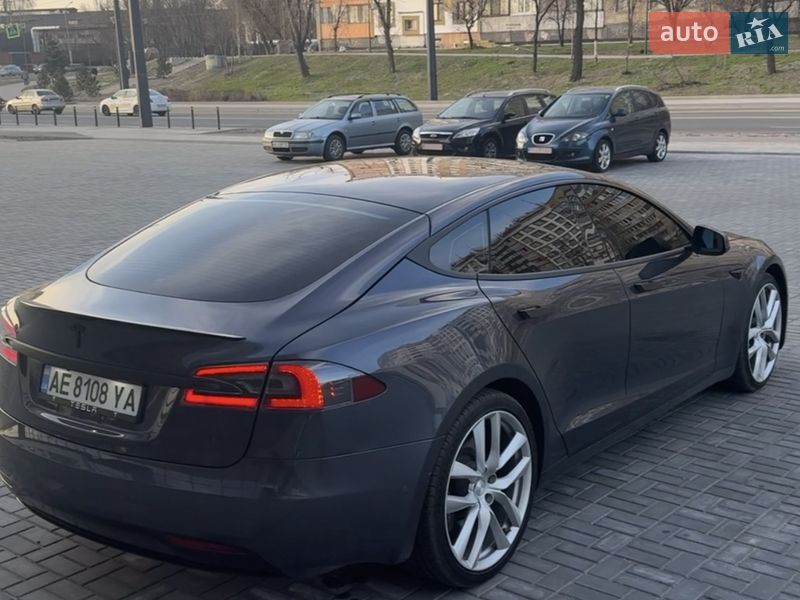 Ліфтбек Tesla Model S 2017 в Дніпрі фото 4 Ліфтбек Tesla Model S 2017 в Дніпрі