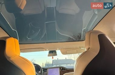 Лифтбек Tesla Model S 2017 в Дубно