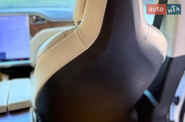 Лифтбек Tesla Model S 2017 в Дубно