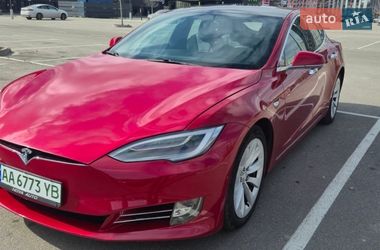 Лифтбек Tesla Model S 2017 в Киеве