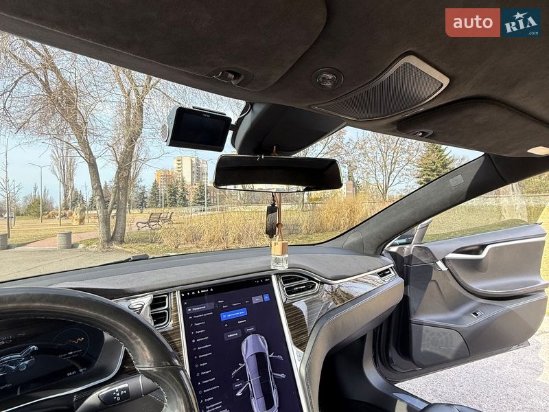 Лифтбек Tesla Model S 2016 в Кременчуге фото 18 Лифтбек Tesla Model S 2016 в Кременчуге