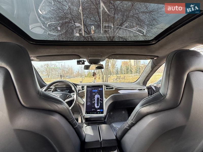 Лифтбек Tesla Model S 2016 в Кременчуге фото 21 Лифтбек Tesla Model S 2016 в Кременчуге
