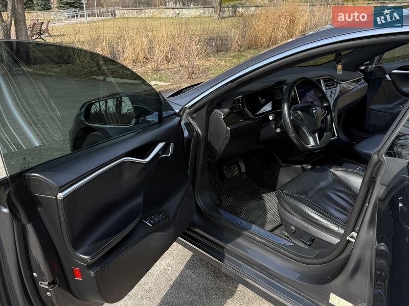 Лифтбек Tesla Model S 2016 в Кременчуге фото 24 Лифтбек Tesla Model S 2016 в Кременчуге