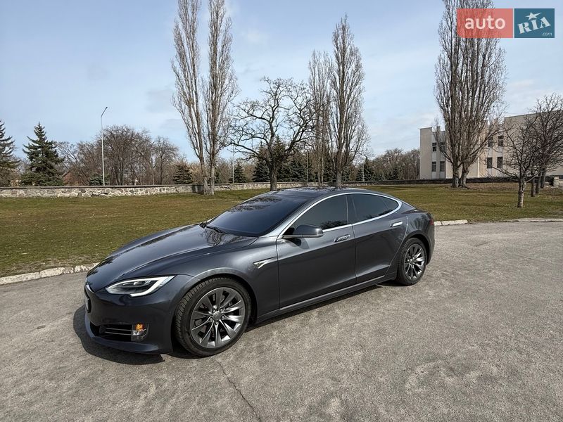 Лифтбек Tesla Model S 2016 в Кременчуге фото 6 Лифтбек Tesla Model S 2016 в Кременчуге