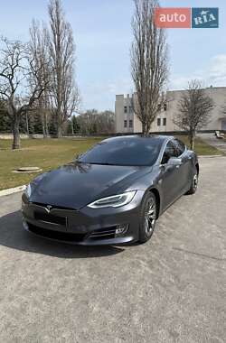 Лифтбек Tesla Model S 2016 в Кременчуге Лифтбек Tesla Model S 2016 в Кременчуге