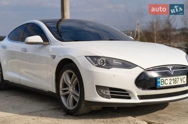 Ліфтбек Tesla Model S 2014 в Львові