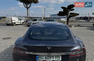 Лифтбек Tesla Model S 2017 в Львове