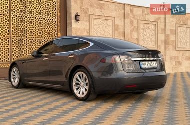 Ліфтбек Tesla Model S 2017 в Одесі фото 27 Ліфтбек Tesla Model S 2017 в Одесі