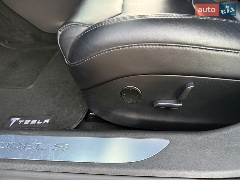 Ліфтбек Tesla Model S 2017 в Одесі