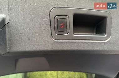 Ліфтбек Tesla Model S 2017 в Одесі фото 77 Ліфтбек Tesla Model S 2017 в Одесі