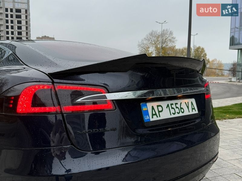 Ліфтбек Tesla Model S 2014 в Києві