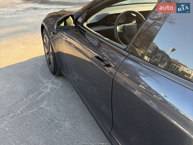 Лифтбек Tesla Model S 2024 в Киеве