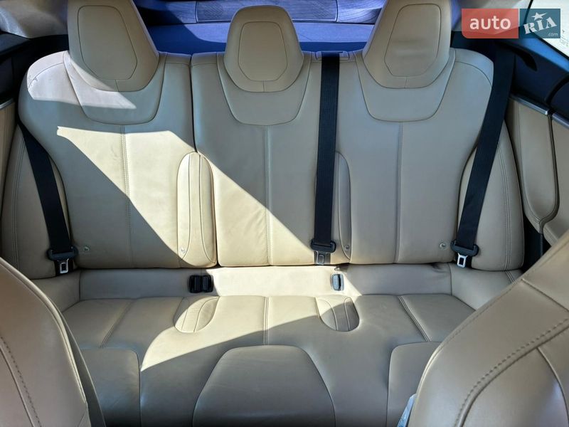 Ліфтбек Tesla Model S 2015 в Києві фото 20 Ліфтбек Tesla Model S 2015 в Києві