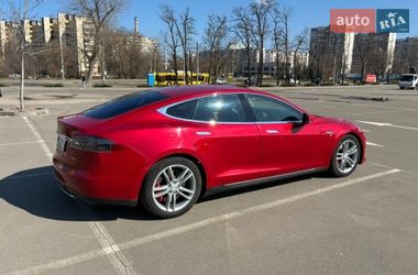 Лифтбек Tesla Model S 2015 в Киеве