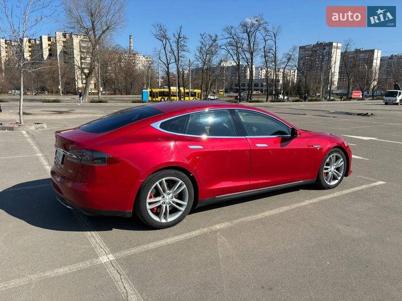Ліфтбек Tesla Model S 2015 в Києві фото 7 Ліфтбек Tesla Model S 2015 в Києві