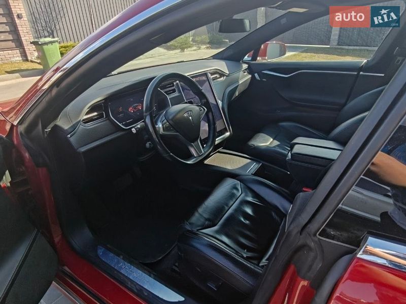 Ліфтбек Tesla Model S 2017 в Києві