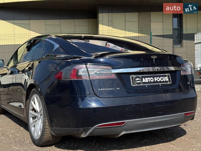 Лифтбек Tesla Model S 2014 в Киеве
