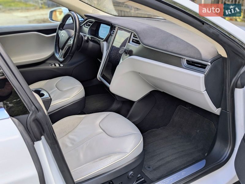 Лифтбек Tesla Model S 2014 в Луцке фото 11 Лифтбек Tesla Model S 2014 в Луцке