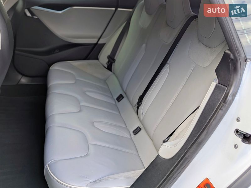 Лифтбек Tesla Model S 2014 в Луцке фото 31 Лифтбек Tesla Model S 2014 в Луцке