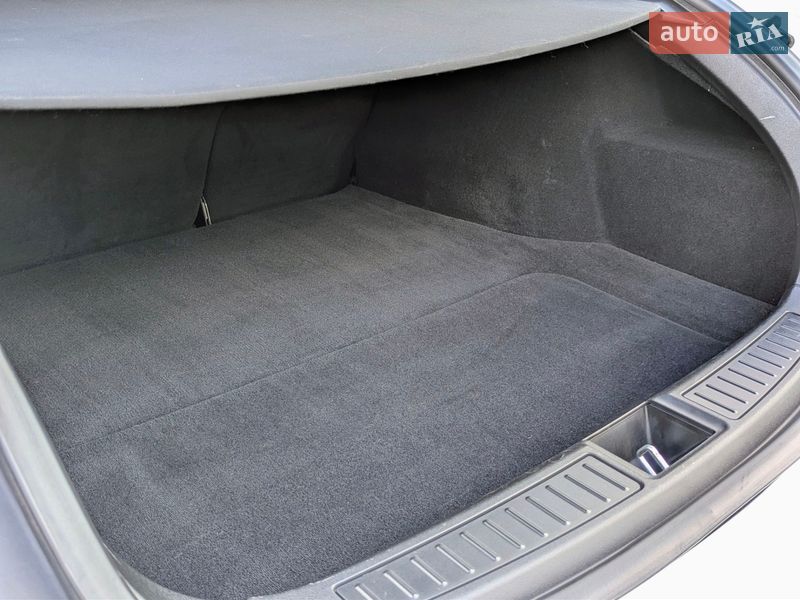 Лифтбек Tesla Model S 2014 в Луцке фото 34 Лифтбек Tesla Model S 2014 в Луцке