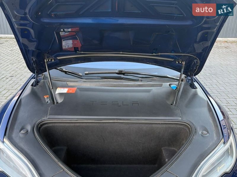 Лифтбек Tesla Model S 2018 в Ровно