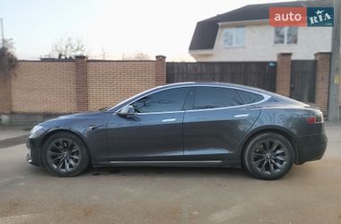 Лифтбек Tesla Model S 2018 в Киеве