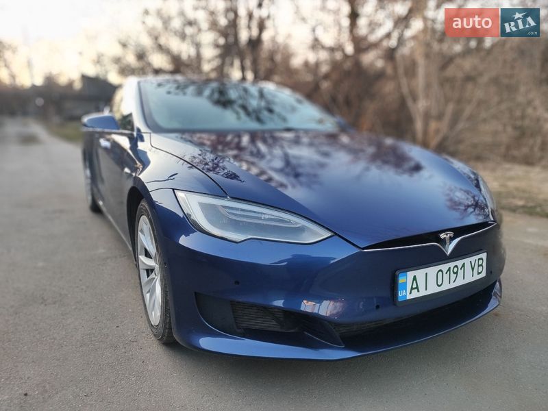 Ліфтбек Tesla Model S 2017 в Києві