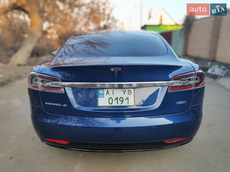 Ліфтбек Tesla Model S 2017 в Києві