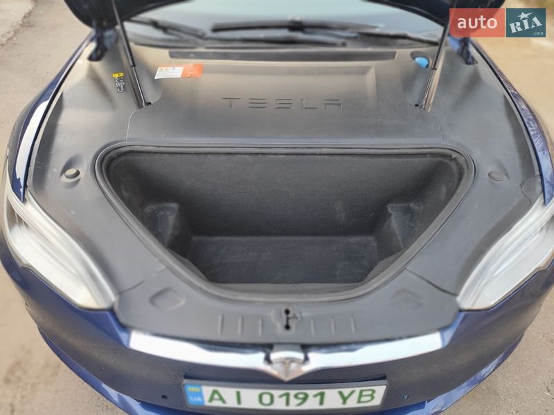 Ліфтбек Tesla Model S 2017 в Києві