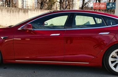 Лифтбек Tesla Model S 2017 в Киеве