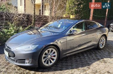 Лифтбек Tesla Model S 2016 в Киеве