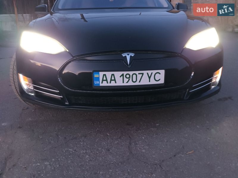 Tesla Model S 2013