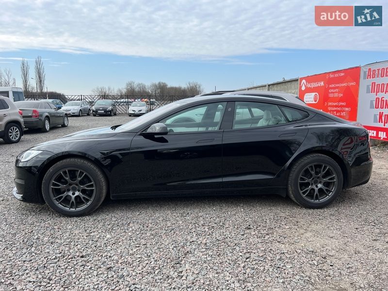 Ліфтбек Tesla Model S 2022 в Черкасах