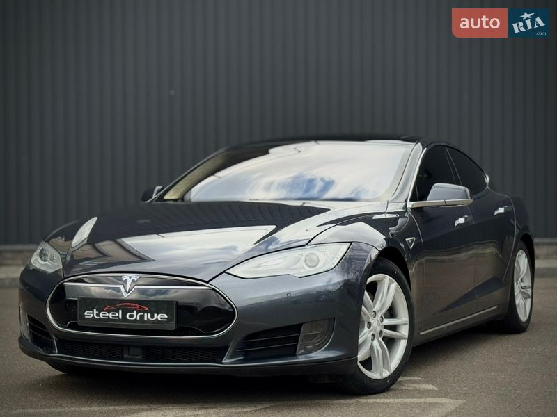 Ліфтбек Tesla Model S 2015 в Миколаєві