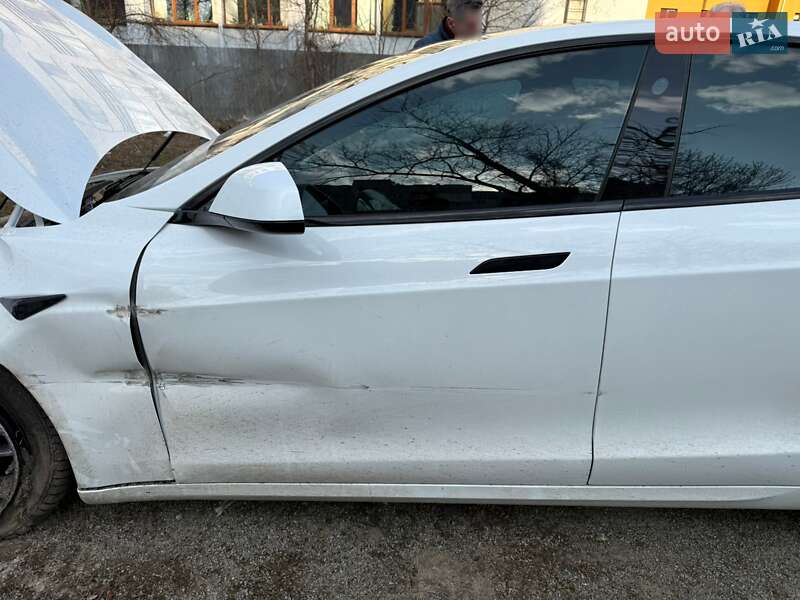 Лифтбек Tesla Model S 2022 в Житомире